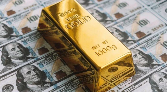 تحوط المصريين بالذهب يكسر قواعد سعر الصرف: عيار 21 يقفز 22% رغم تحسن الجنيه 1 قفزة الذهب في مصر