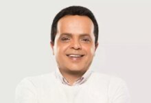 تميمة النحس الكروي.. كيف يمهد محمد هنيدي لعودته السينمائية المرتقبة مع منى زكي؟ 2 هنيدي بقميص الأرجنتين