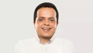 تميمة النحس الكروي.. كيف يمهد محمد هنيدي لعودته السينمائية المرتقبة مع منى زكي؟ 17 هنيدي بقميص الأرجنتين
