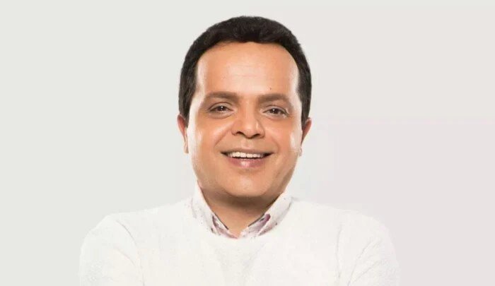 تميمة النحس الكروي.. كيف يمهد محمد هنيدي لعودته السينمائية المرتقبة مع منى زكي؟ 1 هنيدي بقميص الأرجنتين