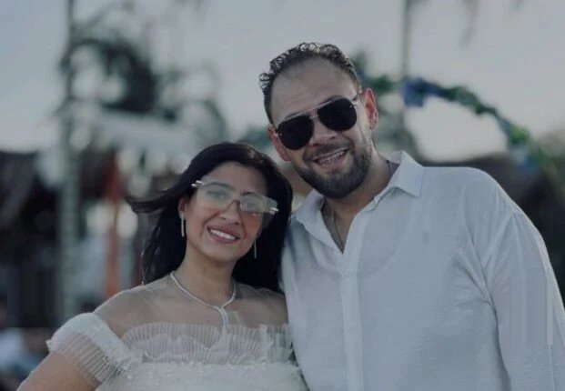 محمد علي رزق يفي بوعد "السنوات الخمس" في دهب 1 زفاف محمد علي رزق