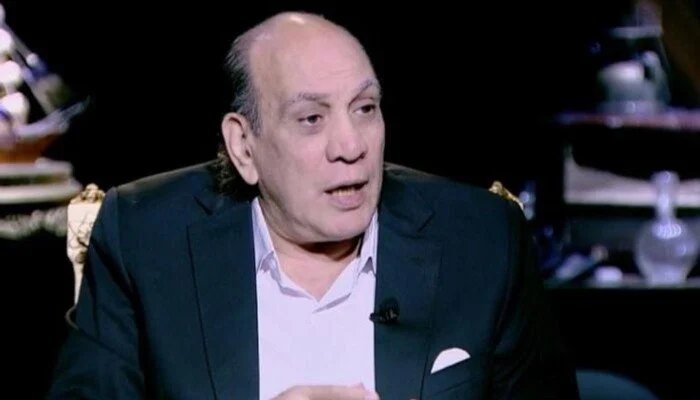 استقالة منير مكرم