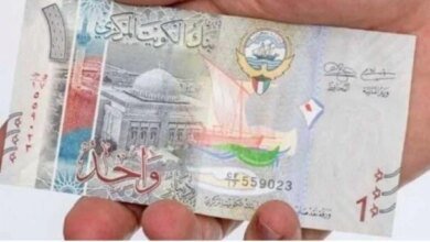 الدينار الكويتي يتحدى عطلة البنوك المصرية.. استقرار عند مستويات تاريخية فوق 161 جنيهاً 1 سعر الدينار الكويتي في مصر