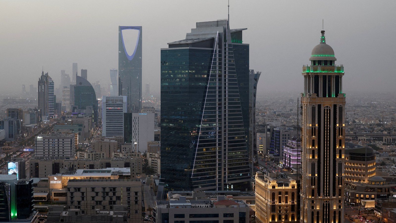 تصعيد عسكري في الخليج