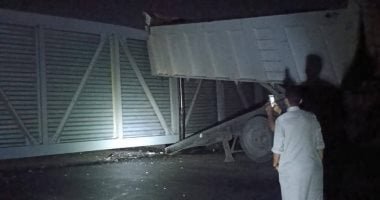انهيار كوبري مشاة في كفر شكر