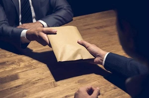 تأجيل قضية رشوة الضرائب