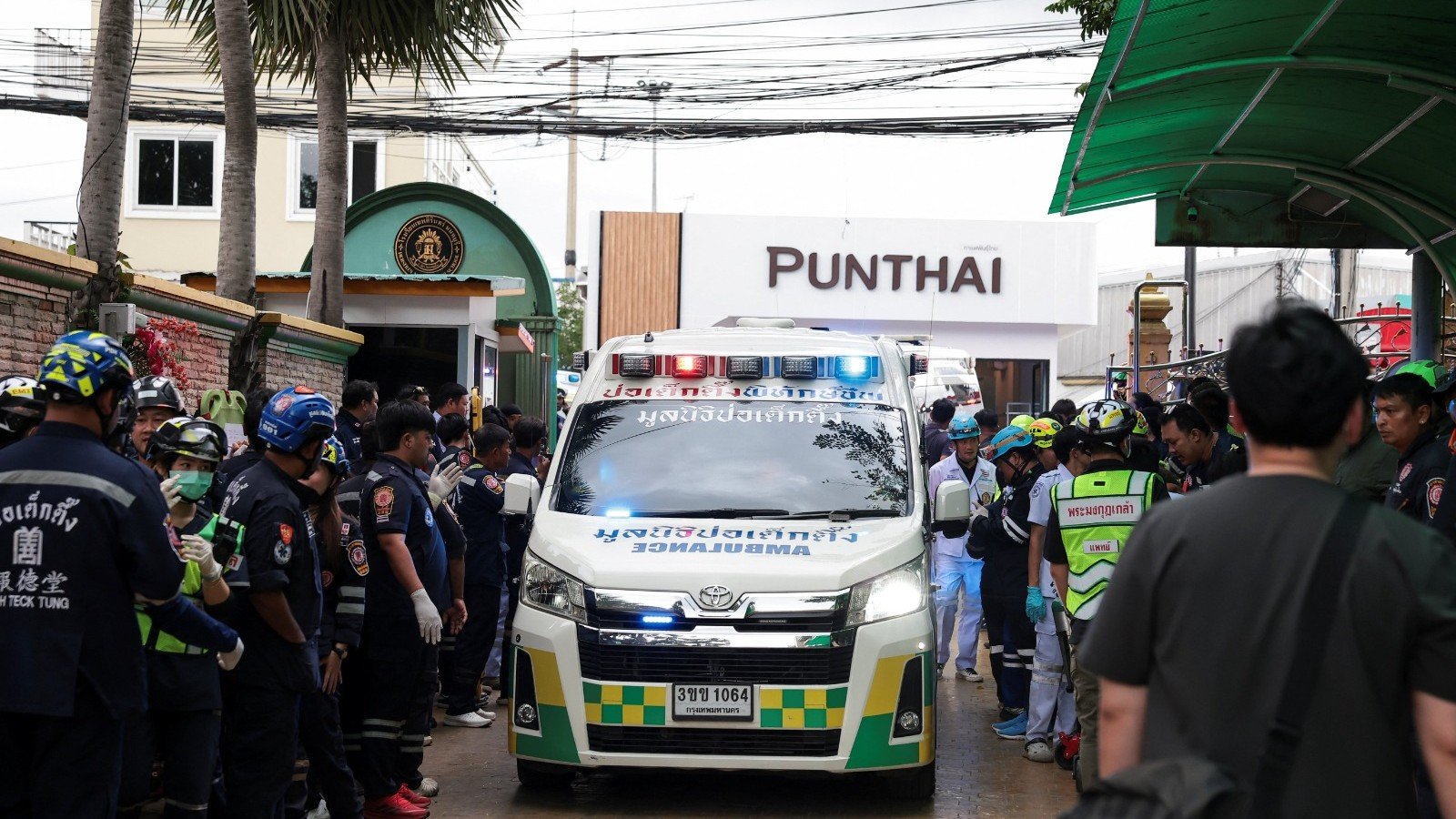 طالب مسلح يقتل أجداده وخمسة آخرين داخل مدرسة في تايلاند قبل انتحاره 1 إطلاق نار بمدرسة تايلندية