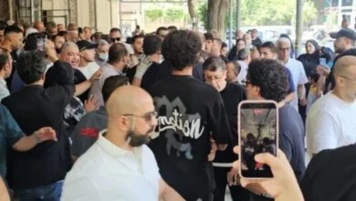 جنازة شقيق هنيدي تفرض الصمت على «الجواهرجي».. رحيل مفاجئ يربك انطلاقة الموسم الصيفي 5 جنازة شقيق محمد هنيدي