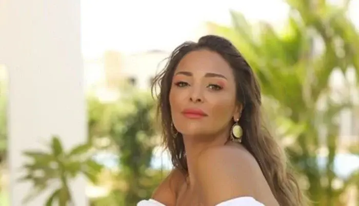 بين غياب الشاشة وتأجيل استراحة محارب.. كيف تحافظ داليا البحيري على حضورها؟ 1 إطلالة داليا البحيري