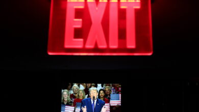 GOP Candidates Break With Trump