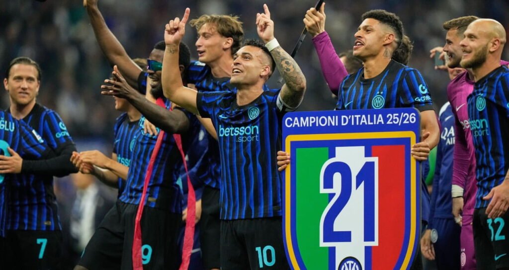 Inter Milan celebrate winning Serie A