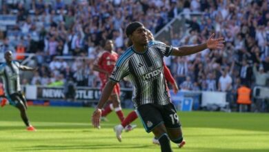 Anthony Elanga celebrates