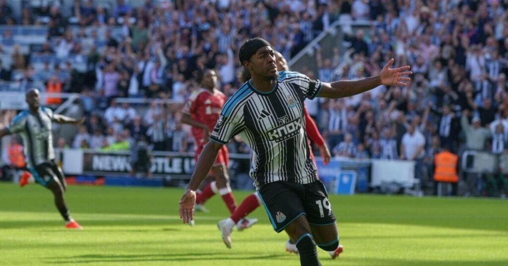 Anthony Elanga celebrates
