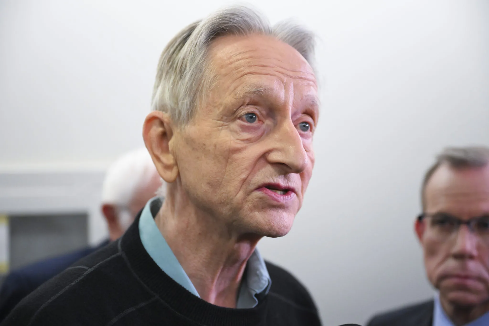 Geoffrey Hinton on AI Regulation