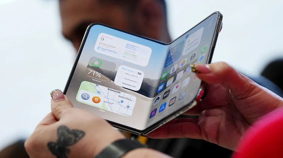 Apple's iPhone Duo