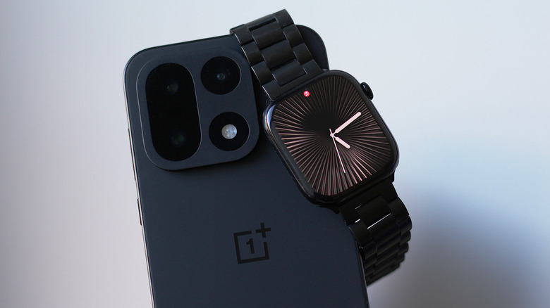 Merge Watch Connects Apple Watch to Android
