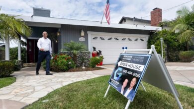 U.S. Mortgage Rates Climb to 7.4%