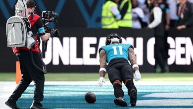 Jaguars Edge Eagles in London