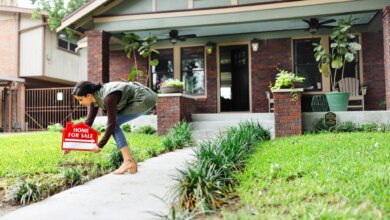 Home Sellers Cut Prices at Record Pace