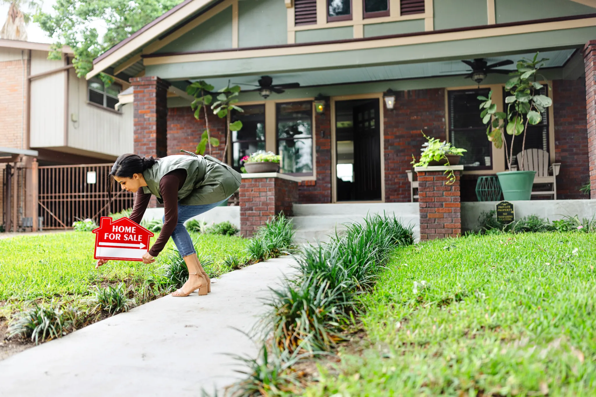 Home Sellers Cut Prices at Record Pace