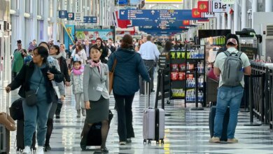2026 Holiday Flight Booking Guide