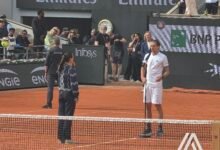 Alexander Zverev speaks on court at Roland Garros in May 2026.