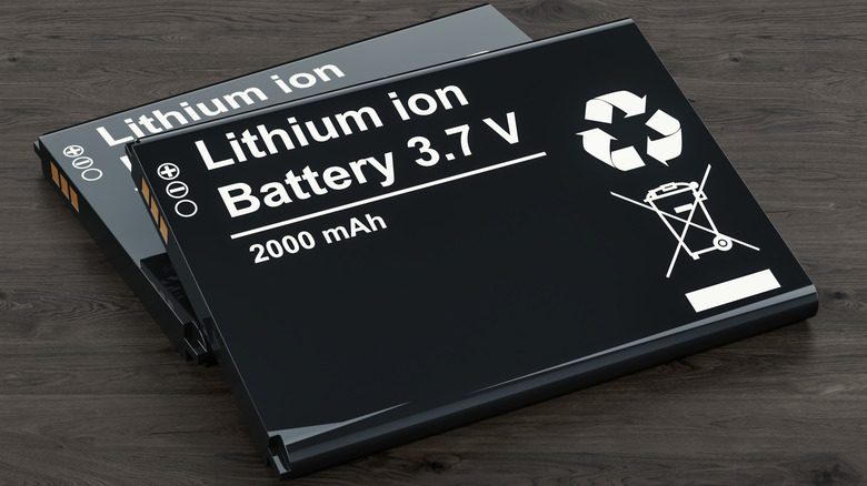 Battery types explained: alkaline vs lithium-ion
