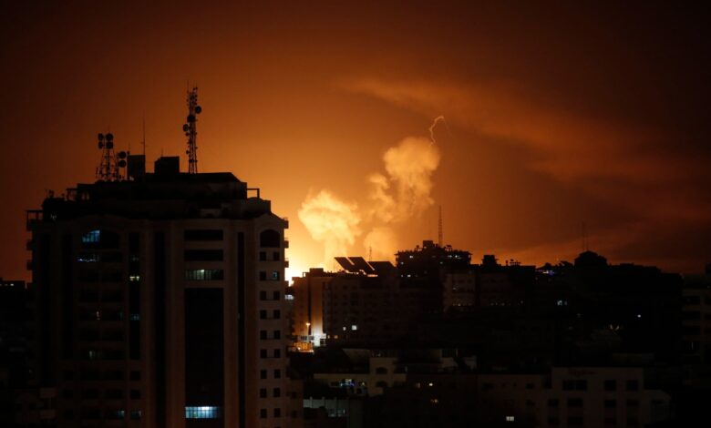 شهداء وجرحى فى قصف إسرائيلى على منطقة سكنية بـ الزرقا وسط مدينة غزة