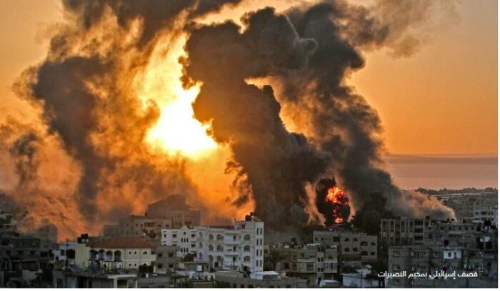 طيران الاحتلال يقصف منطقة غرب مخيم النصيرات بقطاع غزة
